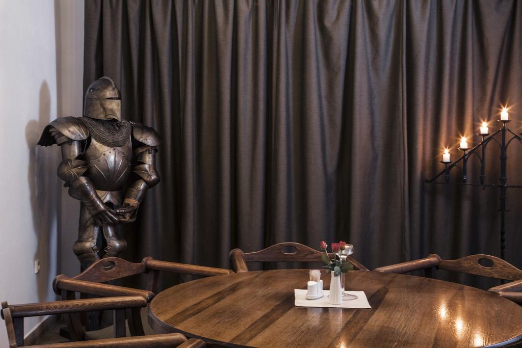 Excalibur Penzion A Restaurace Moravská Třebová Buitenkant foto