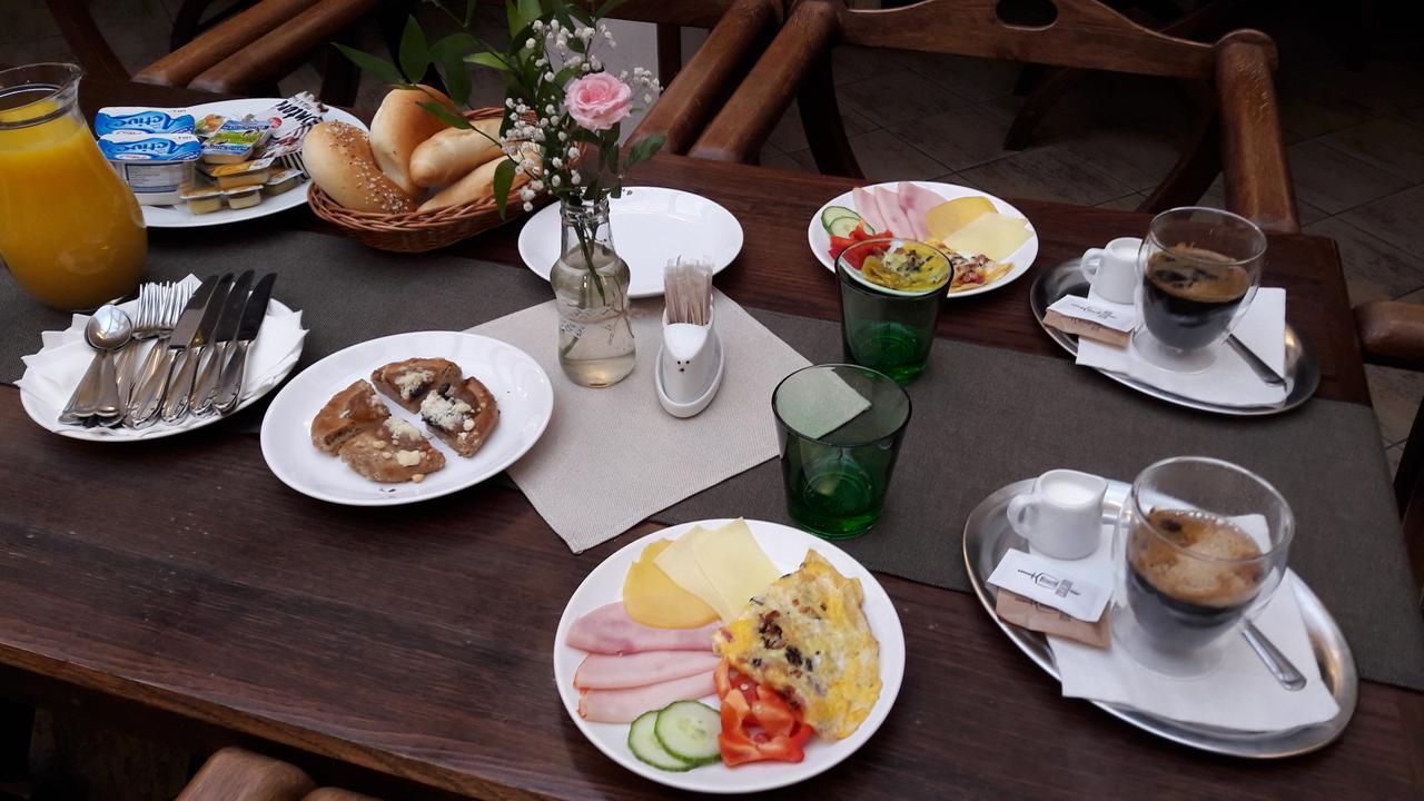 Excalibur Penzion A Restaurace Moravská Třebová Buitenkant foto